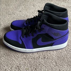 Men’s purple and black Aird Jordan 1